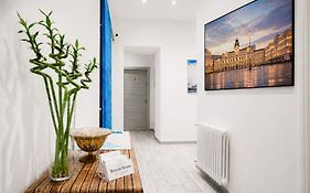 Grab a Flat in Rossetti